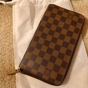 LV  damier ebene organizer zippy